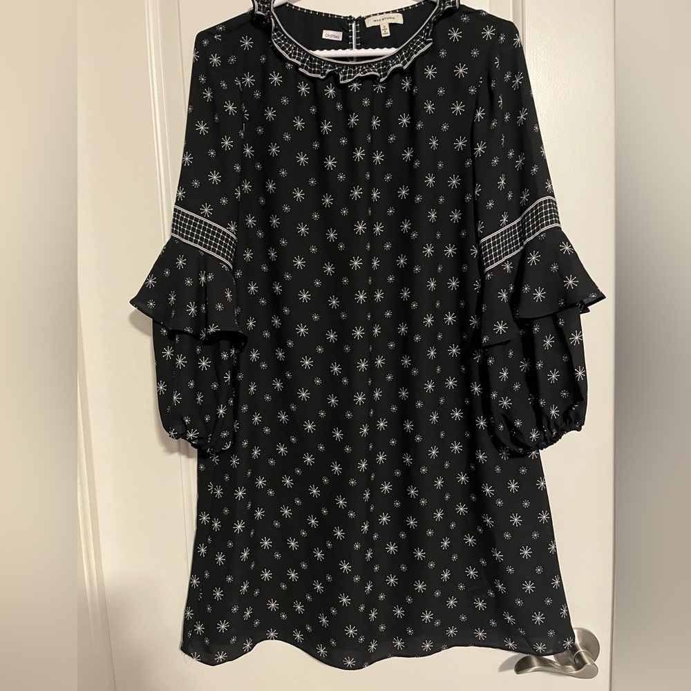 Max Studio Black and white Floral Mini Dress size S